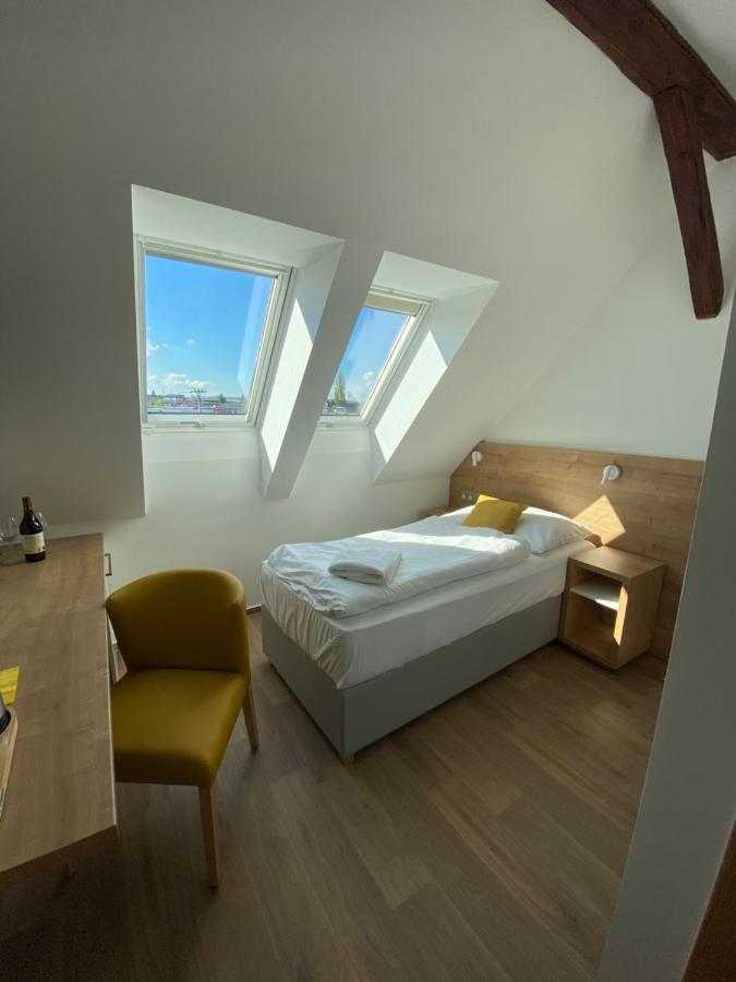 Hotel Slavia Boskovice Ngoại thất bức ảnh